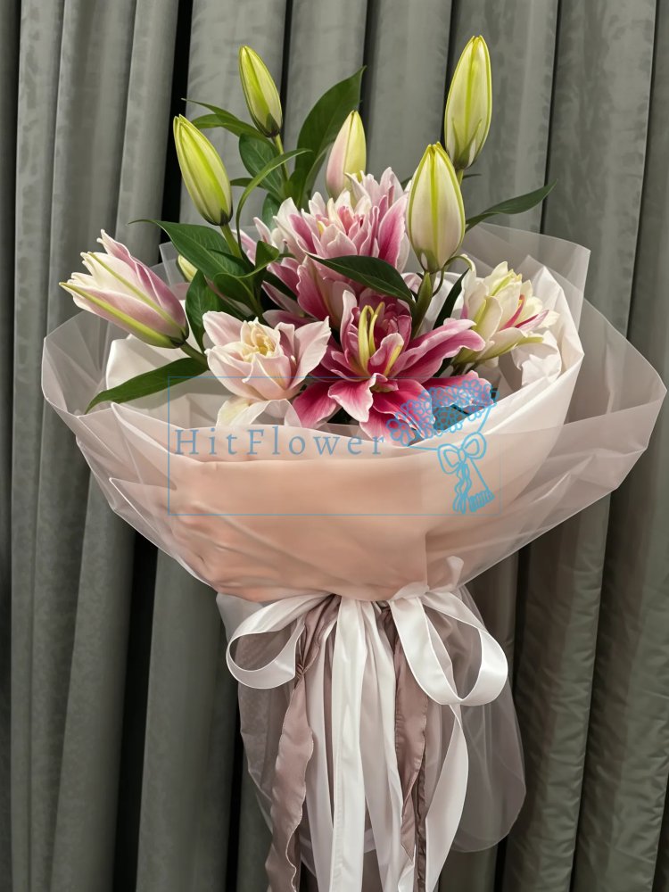 Букет цветов из: Лилии